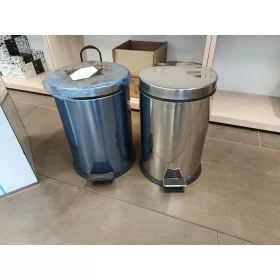   Enyhén sérült rozsdamentes acél pedálos szemetes, kivehető műanyag vödörrel, 12L, fényes